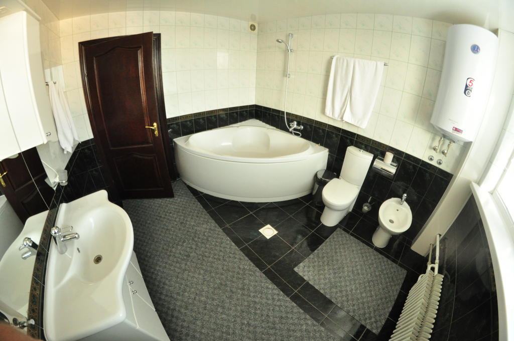 Tourist Hotel Kharkov Phòng bức ảnh