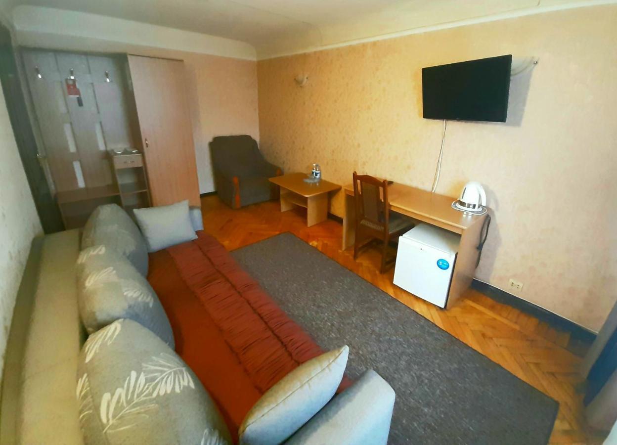 Tourist Hotel Kharkov Ngoại thất bức ảnh